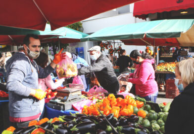 Επ' αόριστον απεργία στις λαϊκές - Μηχανοκίνητη πορεία προς τα Μάλγαρα