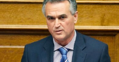 Σάββας Αναστασιάδης: «Είμαστε δίπλα στους Έλληνες της Μαριούπολης»