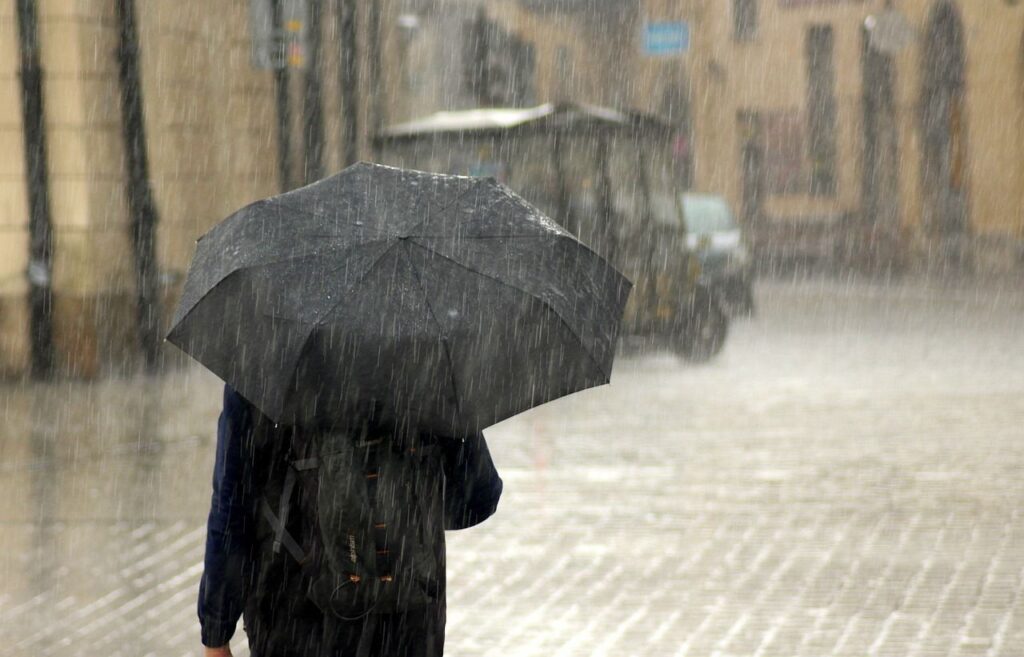 Έκτακτο δελτίο επιδείνωσης καιρού: Ισχυρές βροχές, καταιγίδες και χαλάζι