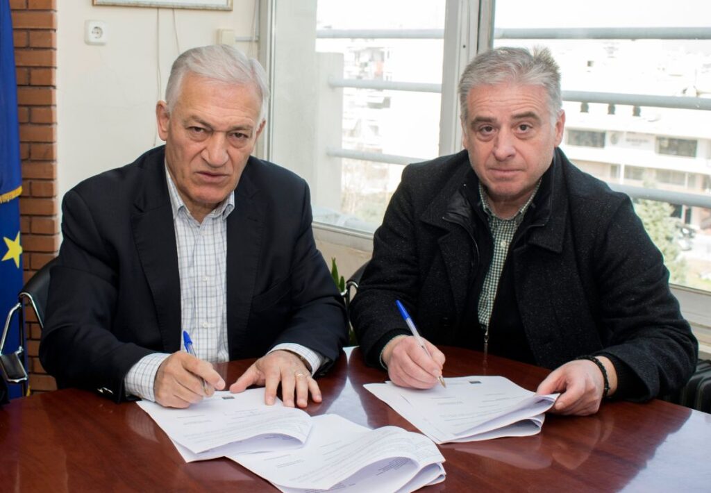 Υπογράφηκε η σύμβαση για τη δημιουργία πρασίνου σε περιοχή της Μενεμένης
