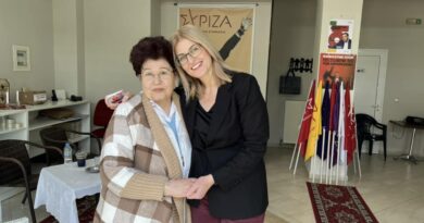 Στα γραφεία της ΟΜ ΣΥΡΙΖΑ - ΠΣ στη Σίνδο η Δώρα Αυγέρη (pics)