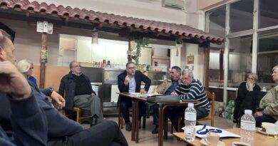 Με μέλη της Ενωτικής Κίνησης Πολιτών Δρυμού συναντήθηκε ο δήμαρχος Ωραιοκάστρου, Παντελής Τσακίρης, το βράδυ της Τετάρτης στο ΚΑΠΗ Δρυμού.