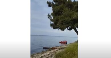 Νέα Κρήνη: Αυτοκίνητο «βούτηξε» στη θάλασσα (vid)