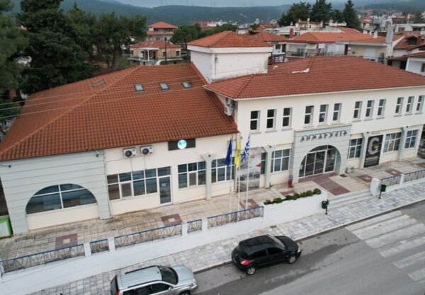 Δ. Ωραιοκάστρου: Έκκληση στους πολίτες να μη ρίχνουν αναμμένα κάρβουνα και στάχτες στους κάδους απορριμμάτων