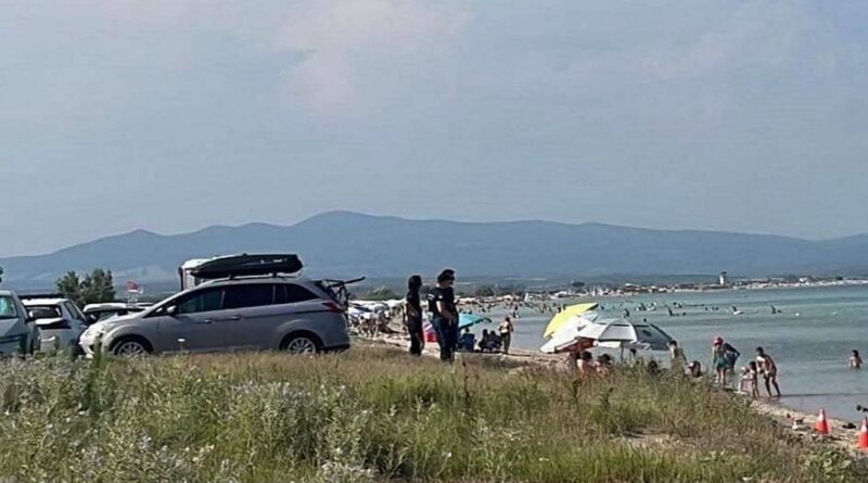 Λουόμενοι εντόπισαν ανθρώπινο κρανίο σε παραλία στη Χαλκιδική (pic)
