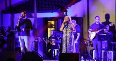 «Πολιτιστικό Καλοκαίρι 2023» Δ. Ωραιοκάστρου: Η Μελίνα Κανά ταξίδεψε το κοινό στη Λητή