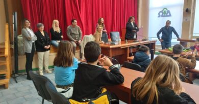 Μαθητές κάθισαν στα έδρανα του Δημοτικού Συμβουλίου Ωραιοκάστρου