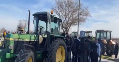 Αγρότες απέκλεισαν συμβολικά την ΠΑΘΕ σε Μάλγαρα και Χαλκηδόνα (vid)