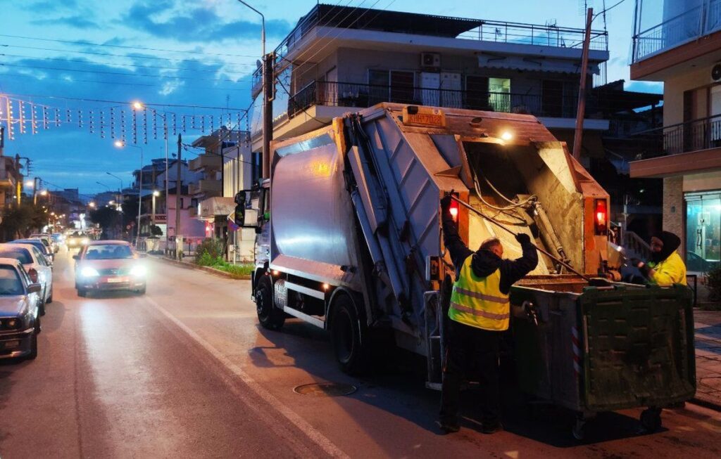 Δ. Κορδελιού – Ευόσμου: Τακτικότερο πλύσιμο δρόμων, πλατειών και κάδων απορριμμάτων για περισσότερη καθαριότητα