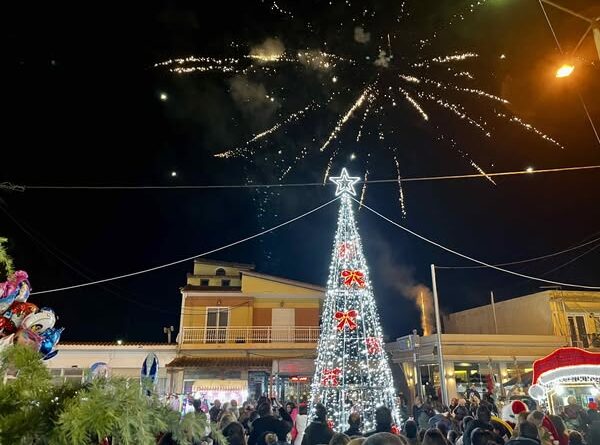 Χριστουγεννιάτικη λάμψη στη Βραχιά, το Ανατολικό και τη Σίνδο (pics)