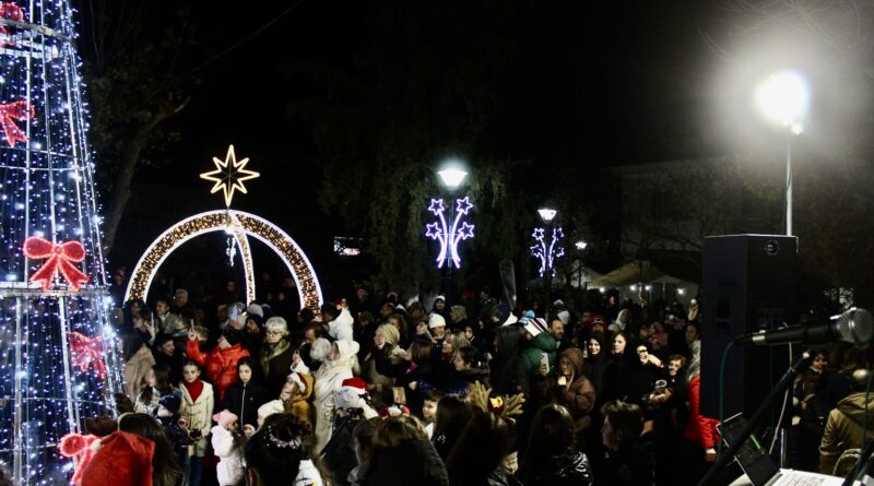 Χριστούγεννα με φως και μελωδίες στα Κύμινα και το Καλοχώρι!