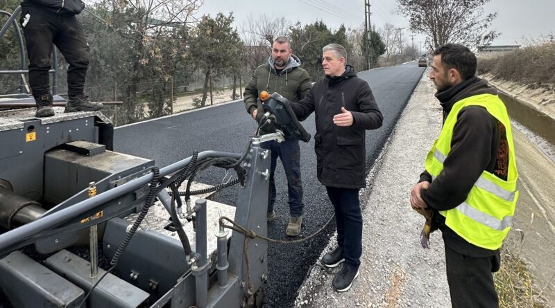 Ολοκληρώνονται οι εργασίες ανακατασκευής κατεστραμμένου από πλημμύρες οδικού δικτύου στο Δήμο Χαλκηδόνος