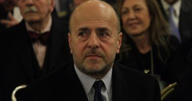 Θρήνος για τον Γιάννη Αλαφούζο – Πέθανε η σύζυγός του
