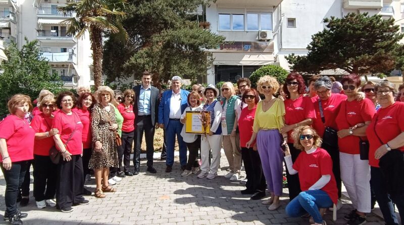 Τα μέλη των ΚΑΠΗ Κορδελιού - Ευόσμου υιοθέτησαν πάρκο και φύτεψαν 400 λουλούδια (pics)