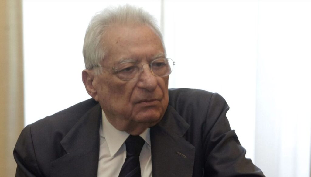 Πέθανε ο πρώην υπουργός Εξωτερικών Πέτρος Μολυβιάτης
