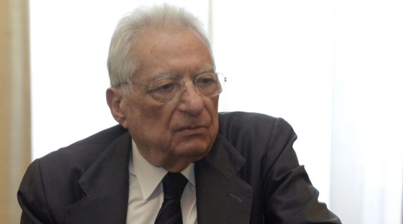 Πέθανε ο πρώην υπουργός Εξωτερικών Πέτρος Μολυβιάτης