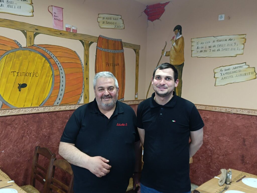 «Ό,τι Φάμε Ό,τι Πιούμε»: Η ιδέα, η τελετουργία του βολιώτικου μεζέ, οι σπεσιαλιτέ και τα βραβεία