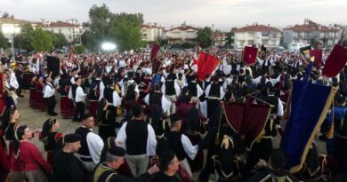 39ο Πανελλήνιο Αντάμωμα Βλάχων: Δυνατά κτύπησε η καρδιά του Βλαχόφωνου Ελληνισμού στο Ωραιόκαστρο
