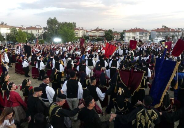 39ο Πανελλήνιο Αντάμωμα Βλάχων: Δυνατά κτύπησε η καρδιά του Βλαχόφωνου Ελληνισμού στο Ωραιόκαστρο