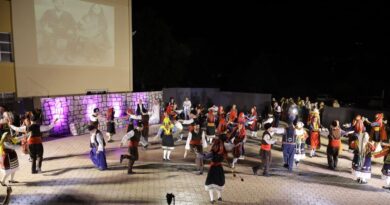 «Πολιτιστικό Καλοκαίρι» Δ. Ωραιοκάστρου: Μοναδική η παράσταση «Γη και Μάνα: Οι Ρίζες του Είναι» που παρουσίασε ο «Μακεδνός»