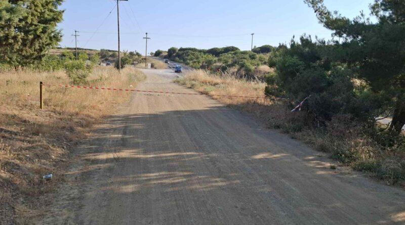 Από την Αντιδημαρχία Διαχείρισης Κρίσεων, Πολιτικής Προστασίας και Προστασίας του Πολίτη του Δήμου Ωραιοκάστρου γίνεται γνωστό πως με απόφαση του αντιπεριφερειάρχη Μητροπολιτικής Ενότητας Θεσσαλονίκης τίθεται σε ισχύ απαγόρευση κυκλοφορίας στην δασική έκταση (Δασόκτημα) του Δήμου Ωραιοκάστρου, λόγω υψηλού κινδύνου εκδήλωσης δασικής πυρκαγιάς. Ειδικότερα, με την απόφαση ορίζεται απαγόρευση κυκλοφορίας πεζών και τροχοφόρων κάθε είδους, το Σάββατο 28-06-2025 από ώρα 07.30 μέχρι την Κυριακή 29-06-2025 και ώρα 07.30. Στην απόφαση για τον Δήμο Ωραιοκάστρου αναφέρεται: Από την Δασική Υπηρεσία: Εποχούμενες περιπολίες από όργανα της Υπηρεσίας, σύμφωνα με τον ημερήσιο προγραμματισμό τους, προς τήρηση του μέτρου. Από την ΕΛΑΣ: Επιτήρηση από εποχούμενες περιπολίες στον δρόμο που ενώνει Μελισσοχώρι με Ωραιόκαστρο, στο τέλος του οικισμού Ωραιοκάστρου. Από την Πυροσβεστική Υπηρεσία: Εποχούμενες περιπολίες από όργανα της Υπηρεσίας στην δασική περιοχή Ωραιοκάστρου, προς τήρηση του μέτρου, σύμφωνα με τον ημερήσιο προγραμματισμό τους (ΚΡΟΝΟΣ 31). Από τις Ένοπλες Δυνάμεις: Εποχούμενες Περιπολίες Αμιγών Περίπολων προς τήρηση του μέτρου, σύμφωνα με τον ημερήσιο προγραμματισμό τους. Με την χρήση φραγμών – εμποδίων – κορδέλας (με μέριμνα του Δήμου Ωραιοκάστρου): Σε όλα τα σημεία εκατέρωθεν της Ε.Ο. Ωραιοκάστρου Δρυμού που συναντούν δασικούς δρόμους, Στη διασταύρωση της οδού Σιέρη με τους δύο δασικούς δρόμους (Ωραιόκαστρο), Στη διασταύρωση της οδού Μακεδονομάχου Αριστείδη Τίκα με τον δασικό δρόμο που οδηγεί στον λόφο Παλαιοκάστρου (Ωραιόκαστρο), Στη διασταύρωση της οδού Γ. Γεννηματά με την οδό Αλέξανδρου Υψηλάντη (Ωραιόκαστρο), Στη διασταύρωση των οδών Καποδίστρια και Μελισσοχωρίου με τους δύο δασικούς δρόμους, Πλησίον των κοιμητηριών Ωραιοκάστρου στην είσοδο των δύο δασικών δρόμων, Πάνω από το γήπεδο της Νεοχωρούδας προς Φράγμα Ωραιοκάστρου, Στη διασταύρωση της Ε.Ο. Θεσσαλονίκης – Κιλκίς, στο ύψος της σιδηροδρομικής γέφυρας, πλησίον της εκκλησίας της Αγίας Αικατερίνης, Πλησίον του ξενοδοχείου «Λεωνίδας», Πλησίον της σκήτης Αγίας Μαρίας Μαγδαληνής (Λητή).