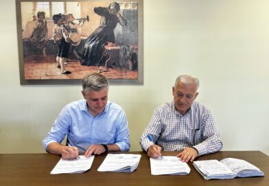 Προγραμματική σύμβαση για κατασκευή νέων αθλητικών εγκαταστάσεων και αναβάθμιση υφιστάμενων υπέγραψαν Γιουτίκας - Κυρίζογλου