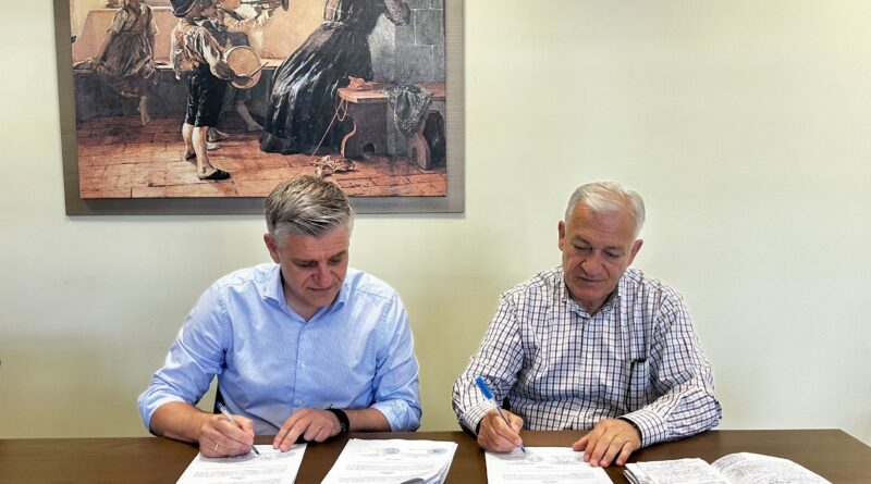 Προγραμματική σύμβαση για κατασκευή νέων αθλητικών  εγκαταστάσεων και αναβάθμιση υφιστάμενων υπέγραψαν Γιουτίκας - Κυρίζογλου