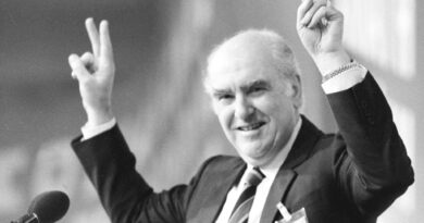 Γιώργος Παπανδρέου: Μήνυμα στον Ανδρέα 29 χρόνια μετά…