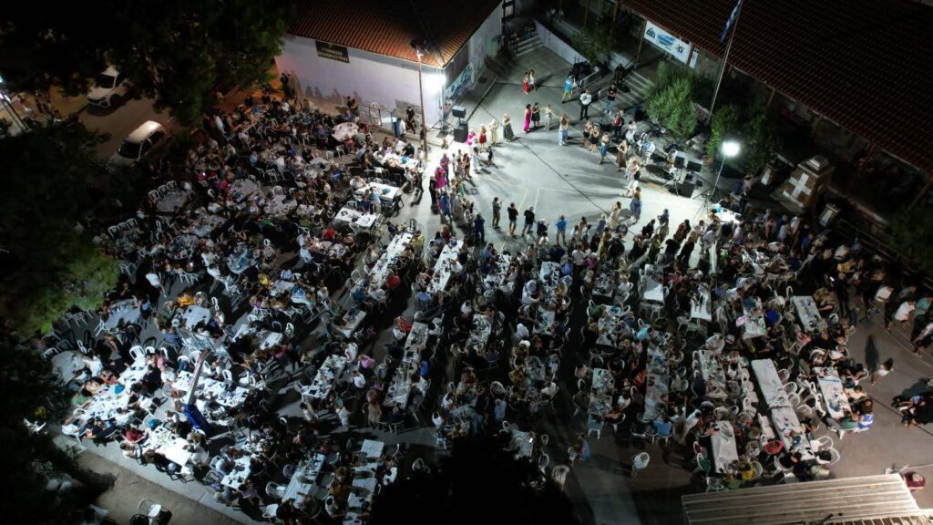 Παραδοσιακοί χοροί και τραγούδια πρωταγωνίστησαν στα «Φιλίππεια 2025»