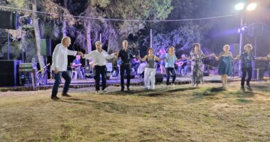Γλέντι με παραδοσιακούς χορούς και τραγούδια στο Μελισσοχώρι