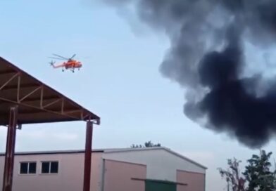 Σίνδος: Και εναέρια μέσα στη μάχη της κατάσβεσης της φωτιάς (vid)