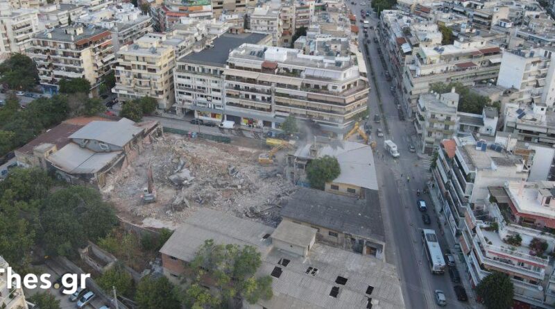 Θεσσαλονίκη: Τέλος εποχής για την ιστορική «Αλυσίδα» – Εικόνες drone από την κατεδάφισή (vid)