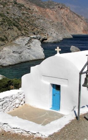 Αμοργός: Το απέραντο γαλάζιο που αντιστέκεται στην τουριστική κάμψη και διατηρεί την αυθεντικότητά του