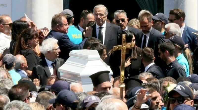 Το τελευταίο αντίο στην κόρη του Αντώνη Σαμαρά, Λένα - Η επιθυμία της οικογένειας