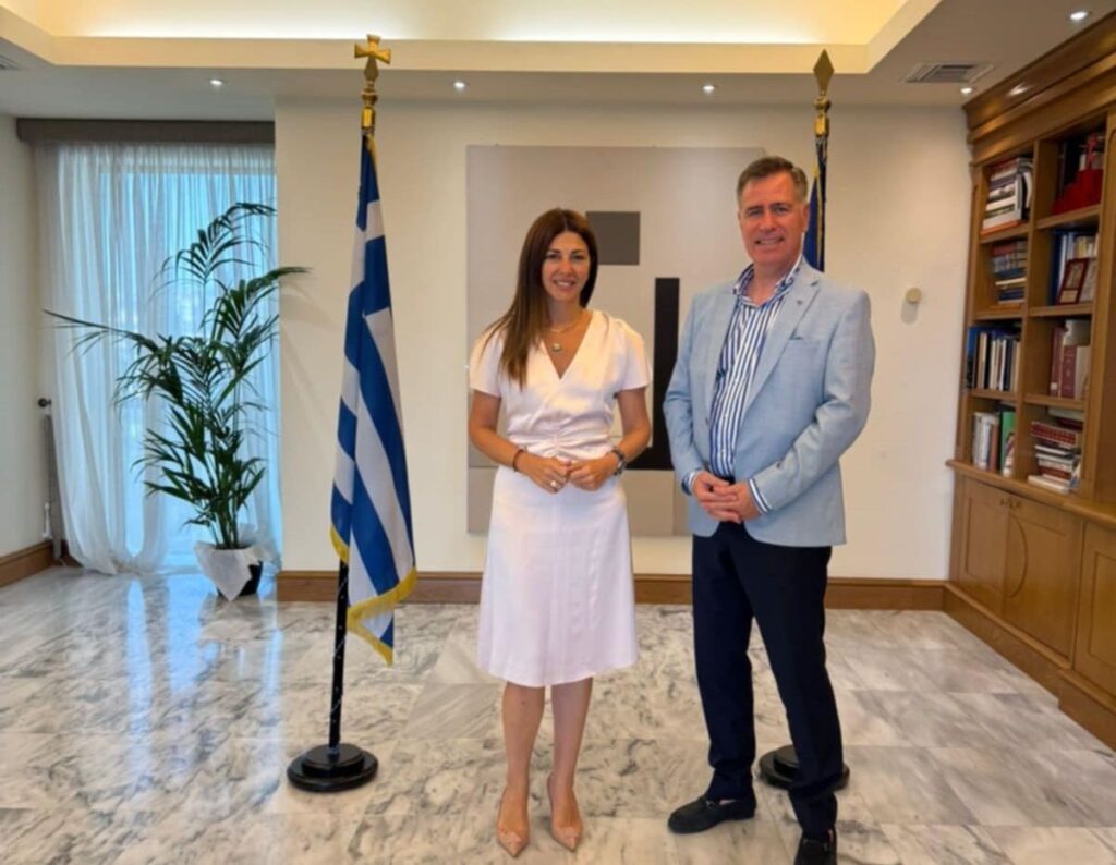 Η ανάπτυξη του ΔΙΠΑΕ στο επίκεντρο συνάντησης του πρύτανη με την υπουργό Παιδείας