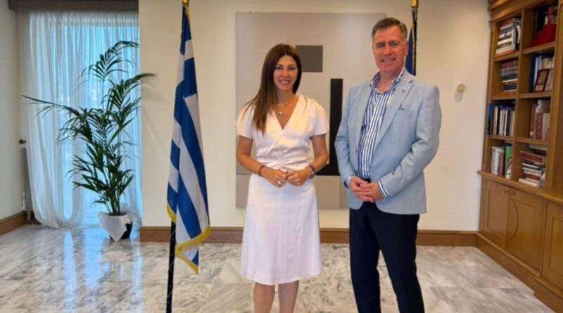 Η ανάπτυξη του ΔΙΠΑΕ στο επίκεντρο συνάντησης του πρύτανη με την υπουργό Παιδείας