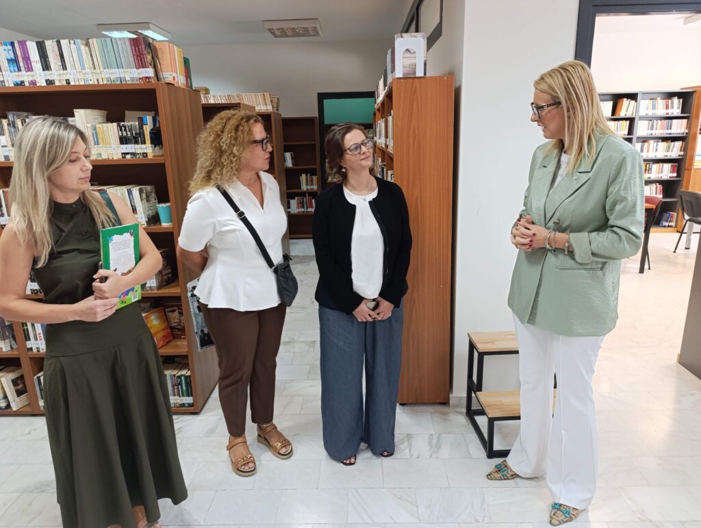 Με δίγλωσσα βιβλία στην ελληνική και αλβανική γλώσσα εμπλουτίστηκε η Δημοτική Βιβλιοθήκη Ωραιοκάστρου