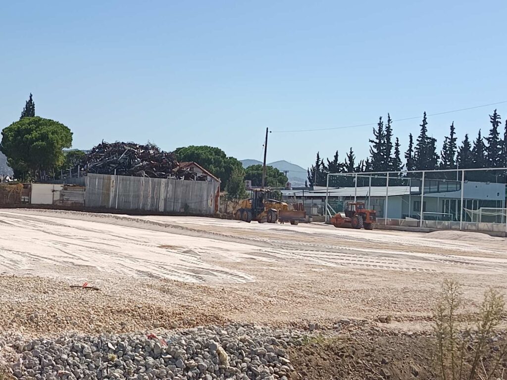 Εύοσμος: Μπάζωνε κοίτη ρέματος για να κάνει γηπεδάκια ποδοσφαίρου!
