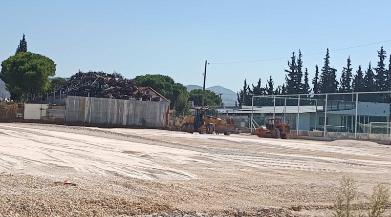 Εύοσμος: Μπάζωνε κοίτη ρέματος για να κάνει γηπεδάκια ποδοσφαίρου!