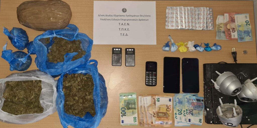 Έκρυβαν κοκαΐνη, κάνναβη και χάπια στον Δενδροπόταμο - 4 συλλήψεις με τη βοήθεια... σκύλου (vid, pic)