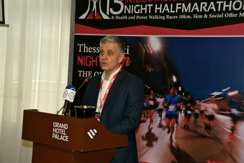 Με 10.000 δρομείς, γρήγορες αγωνιστικές διαδρομές και πολλή μουσική ο 13ος Διεθνής Νυχτερινός Ημιμαραθώνιος Θεσσαλονίκης - ZeniΘ!