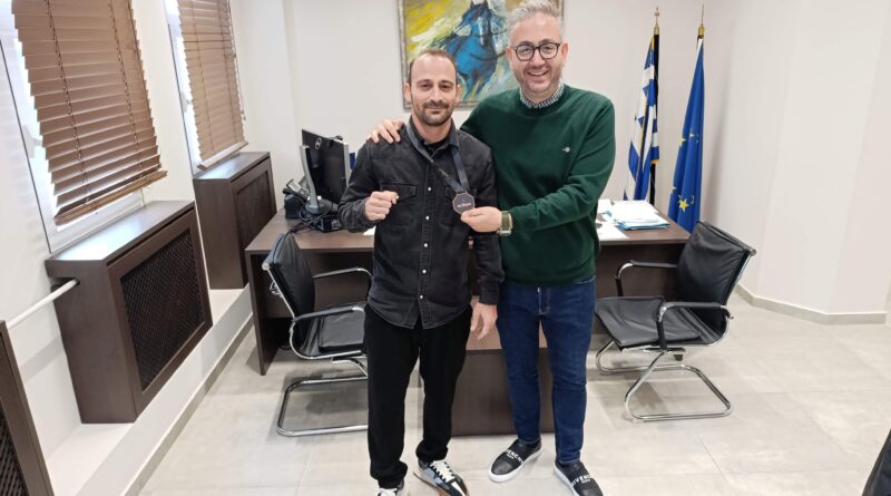 Συγχαρητήρια Π. Τσακίρη στον Κ. Παπαδόπουλο για το χάλκινο μετάλλιο στους Βαλκανικούς Αγώνες Jiu Jitsu