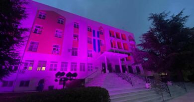 Ροζ για την Πρόληψη του Καρκίνου του Μαστού το κτίριο Διοίκησης του ΓΝ «Παπανικολάου»