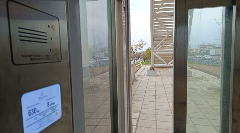 Δήμος Κορδελιού – Ευόσμου: Τέθηκε σε λειτουργία ο ανελκυστήρας στην πεζογέφυρα της οδού Ολυμπιάδος, στην Περιφερειακή Οδό