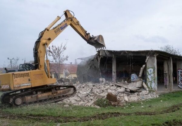 Κατεδαφίζονται τα επί 33 χρόνια εγκαταλελειμμένα κτίρια της ΑΓΝΟ στη Σταυρούπολη