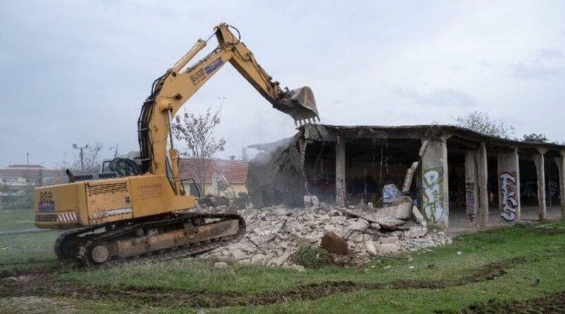 Κατεδαφίζονται τα επί 33 χρόνια εγκαταλελειμμένα κτίρια της ΑΓΝΟ στη Σταυρούπολη