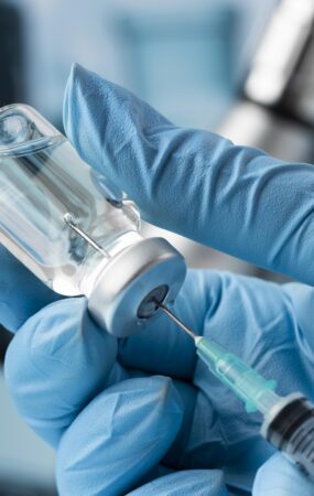 Εμβόλιο mRNA σε πειραματικό στάδιο κατά του καρκίνου μειώνει τον κίνδυνο θανάτου ή υποτροπής από μελάνωμα κατά 42%