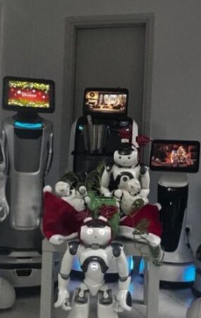 Ρομπότ λένε τα κάλαντα και ο Pepper αναλαμβάνει ρόλο βοηθού Αϊ-Βασίλη