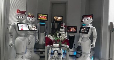 Ρομπότ λένε τα κάλαντα και ο Pepper αναλαμβάνει ρόλο βοηθού Αϊ-Βασίλη