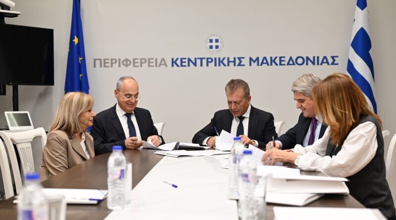 Ολοκληρώνεται το Κλειστό Γυμναστήριο της Μίκρας - Υπογραφές Βρούτση, Αηδονά (pics)